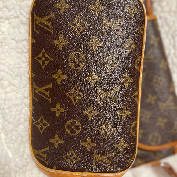 Authentic vintage Louis Vuitton. Backpack style. - Picture 7 of 7